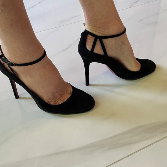 Designer Christian Louboutin Suede Pumps - Picture 2 of 8